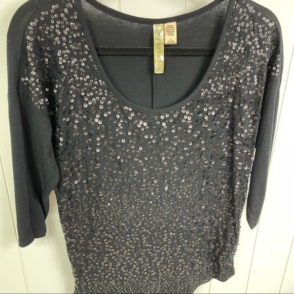 BLACK Sequins Tee - Picture 3 of 7